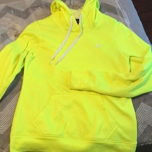 Under Armour sweat shirt
